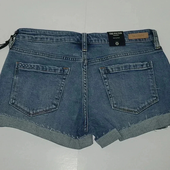 BLANK NYC Distressed Roll Up "The Fulton" Jean Shorts Size 26 NWT - Picture 4 of 12